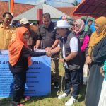 Doc.Keluarga Besar Bakrie melalui program “Kurban untuk Negeri” menyalurkan 8 ekor sapi kurban—satu di antaranya berbobot hingga 1,4 ton—di Lapangan Desa Darma, Kecamatan Darma (Foto Dokumentasi: MI)
