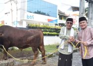 Doc. Puncak acara pun ditandai dengan penyerahan simbolis sapi kurban dari Presiden Republik Indonesia, H. Prabowo Subianto (Foto Dokumentasi : MI)