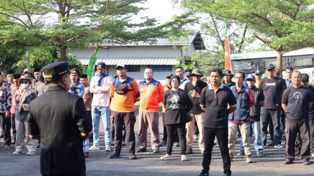Doc. Dr. H. Dian Rachmat Yanuar, M.Si. saat membacakan sambutan Menteri Lingkungan Hidup dan Kehutanan RI