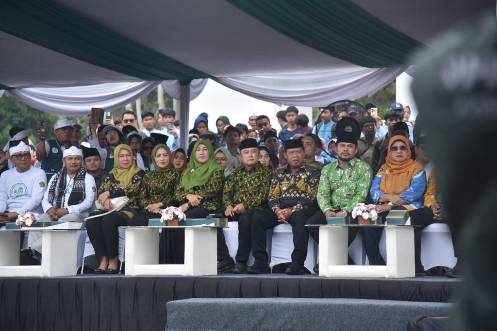 Doc. Kilauan cahaya spiritual membalut Lapangan Upakarti Komplek Pemkab Bandung
