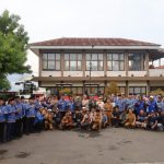 Doc. Bupati Kuningan, Dr. H. Dian Rachmat Yanuar, M.Si., secara simbolis menyerahkan puluhan alat dan mesin pertanian