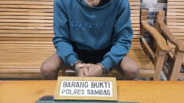 Doc. Kepolisian Resor Sambas berhasil meringkus seorang pria berinisial DN alias D (22) yang diduga memiliki narkotika jenis sabu. Penangkapan ini dilakukan di sebuah kost elite di Jalan Keramat, Dusun Lumbung Sari, Desa Pendawan, Kecamatan Sambas, pada Minggu, 15 Juni 2025, sekitar pukul 16.45 WIB. pria