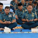 Doc. Menjelang pergantian Tahun Baru Islam 1447 Hijriah, Komando Armada (Koarmada) III menunjukkan komitmennya dalam memperkuat spiritualitas prajurit dengan menggelar kegiatan kausri (tausiah/ibadah) secara serentak dan lintas agama. Acara yang terhubung melalui video konferensi (vicon) ini menjadi simbol semangat perubahan dan ajakan untuk memperbaiki diri bagi seluruh prajurit dan keluarga besar TNI Angkatan Laut di bawah Koarmada III. Koarmada III melaksanakan kegiatan kausri tausiah keagamaan untuk umat Islam.