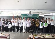 Doc. Dunia pendidikan keagamaan di Kabupaten Kuningan kembali mengukir sejarah. Sebanyak 32 Kepala Sekolah dan Madrasah di bawah naungan Persatuan Ummat Islam (PUI) resmi dikukuhkan dalam sebuah prosesi pelantikan yang berlangsung khidmat pada Rabu, 18 Juni 2025, di Resto J&J, Jalan Raya Bojong Linggarjati. Momentum sakral ini menjadi penanda komitmen PUI dalam mencetak generasi emas berakhlakul karimah.