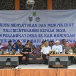 Doc.Langit cerah Kamis pagi, 19 Juni 2025, menjadi saksi dibukanya Pekan Olahraga Desa (PORDES) II Kabupaten Kuningan Tahun 2025. Ratusan perangkat desa dari 32 kecamatan se-Kabupaten Kuningan memadati Bumi Perkemahan Desa Sakerta Timur, Kecamatan Darma, bukan sekadar untuk bertanding, melainkan juga merajut kebersamaan dan memajukan desa melalui semangat olahraga.