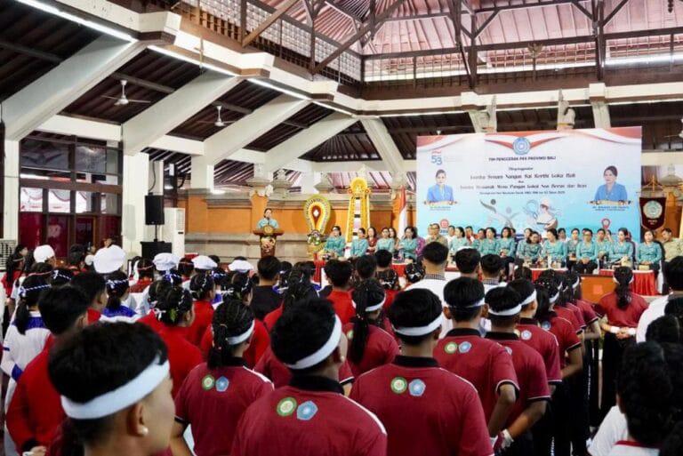 Doc. Semangat kebersamaan dan inovasi kuliner mewarnai Gedung Nari Graha, Denpasar, pada Jumat (20/6) hari ini. Tim Penggerak PKK Provinsi