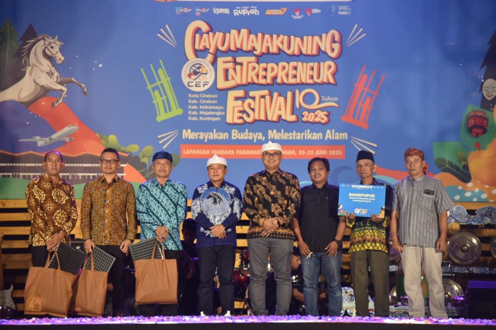 Doc. kemeriahan dan semangat optimisme menyelimuti Kabupaten Kuningan seiring dengan gelaran akbar Ciayumajakuning Entrepreneur Festival (CEF) 2025. Untuk kesekian kalinya, Bumi Pasundan ini dipercaya menjadi tuan rumah hajatan prestisius yang diinisiasi oleh Bank Indonesia (BI), membuktikan komitmen Kuningan sebagai episentrum pengembangan Usaha Mikro, Kecil, dan Menengah (UMKM) di wilayah Ciayumajakuning