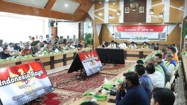 Doc.Aura optimisme menyelimuti Kabupaten Ketapang pada Sabtu (21/6/2025). Sebuah babak baru percepatan pembangunan infrastruktur dan peningkatan pelayanan publik di Bumi Matan sukses terukir dalam sebuah rapat kerja strategis yang dihadiri langsung oleh jajaran Komisi V DPR RI.