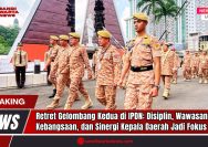 Doc. Para peserta retret gelombang kedua tampak berbaris rapi di halaman utama Kampus IPDN Jatinangor, Sumedang, Jawa Barat, Senin (23/6/2025). Kegiatan ini merupakan bagian dari rangkaian retret kepemimpinan yang difokuskan pada penguatan disiplin, wawasan kebangsaan, dan sinergi antarkepala daerah. Terlihat latar belakang Tugu Prasasti dan bangunan modern yang mengilustrasikan semangat kebaruan dalam program pembinaan tersebut. Retret ini bertujuan memperkuat karakter kepemimpinan dan pemahaman geopolitik nasional dalam menghadapi tantangan pemerintahan di era global. (Sumber Foto Dokumentasi: Mnctrijaya.com).