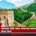 Doc. Potret megah Tembok Besar Cina membentang di antara perbukitan hijau, menjadi saksi bisu kekuatan militer dan kejayaan arsitektural selama lebih dari dua milenium. Dibangun selama ±2.000 tahun oleh berbagai dinasti, struktur ini awalnya berfungsi sebagai benteng pertahanan dari serangan suku-suku nomaden, pengawasan perdagangan Jalur Sutra, dan pengendalian migrasi. Kini, Tembok Besar menjadi simbol nasional Tiongkok dan situs warisan dunia yang terancam oleh pelapukan serta pembangunan modern. (Doc: SandiWartaNews.com).