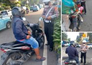 Doc. Anggota Satlantas Jakarta Timur saat melakukan pemeriksaan dan penindakan terhadap pengendara sepeda motor tanpa TNKB di kawasan traffic light Halim Baru, Jalan MT Haryono, Selasa (24/6/2025). (Sumber Foto Dokumentasi: TMC POLDA Metro Jaya).