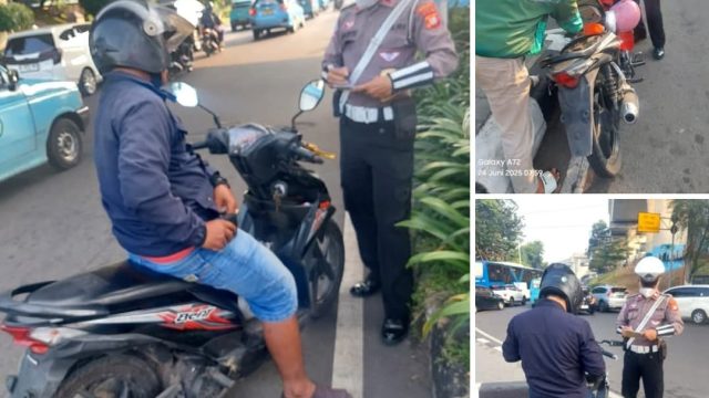 Doc. Anggota Satlantas Jakarta Timur saat melakukan pemeriksaan dan penindakan terhadap pengendara sepeda motor tanpa TNKB di kawasan traffic light Halim Baru, Jalan MT Haryono, Selasa (24/6/2025). (Sumber Foto Dokumentasi: TMC POLDA Metro Jaya).