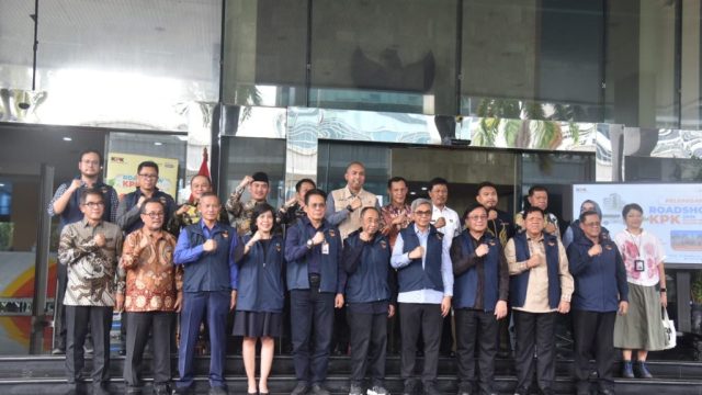Doc. Komisi Pemberantasan Korupsi (KPK) kembali mengukuhkan komitmennya dalam memberantas korupsi hingga ke akar rumput dengan menggelar Roadshow KPK Tahun 2025. Mengusung tema ambisius “Jelajahi Negeri Bangun Anti Korupsi”