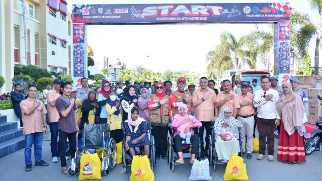 Doc. Bakti sosial ini dilaksanakan sesaat sebelum pelepasan ribuan peserta Bhayangkara Otomotif 2025 yang memeriahkan peringatan hari jadi Polri tahun ini.