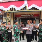 Doc. Acara yang berlangsung sederhana namun penuh makna ini juga menjadi ajang diskusi santai mengenai dinamika keamanan di wilayah perbatasan.