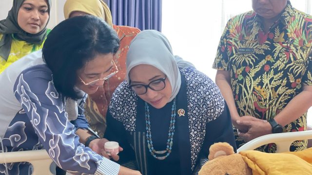 Doc. Brigjen Pol. Dr. Nurul Azizah, Direktur PPA dan PPO Bareskrim Polri, dengan tegas menyatakan komitmen Polri dan Kemen PPPA. "Kami tidak hanya hadir untuk memberikan perlindungan hukum, tapi juga memastikan bahwa anak ini mendapatkan pemulihan psikologis yang memadai. Ini adalah bentuk kehadiran negara bagi anak-anak yang berada dalam situasi darurat dan sangat rentan,"