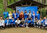 Wakil Bupati Kuningan, Tuti Andriani, S.H., M.Kn, hadir dan memberikan arahan dalam Pelatihan Instruktur Cabang PMII Kuningan di Obyek Wisata Telagasurian, Cigugur.