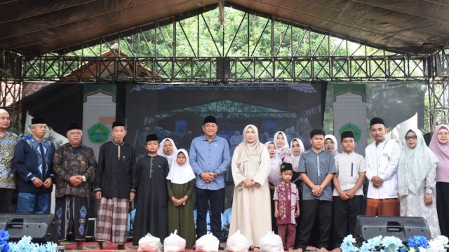 Wakil Bupati Kuningan Tuti Andriani saat menghadiri acara Gebyar Muharram 1447 H/2025 M di Yayasan Hasan Mawardi.