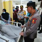 Kapolri Listyo Sigit Jenguk Korban Ledakan SMAN 72 Pastikan Pemulihan  Berjalan Optimal