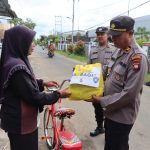 Jumat Berkah Binmas Polres Ketapang: Berbagi di Ramadan, Perkuat Kedekatan Polri dan Warga