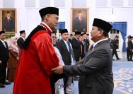 Presiden Prabowo Lantik Hakim MK Pimpinan Ombudsman dan Dubes RI