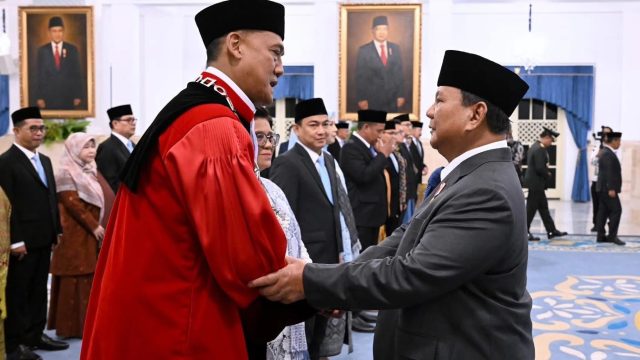 Presiden Prabowo Lantik Hakim MK Pimpinan Ombudsman dan Dubes RI