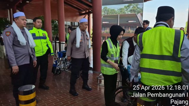 Pengawalan 388 Jemaah Haji Kloter 4 Oleh Polresta Bandara Soetta 