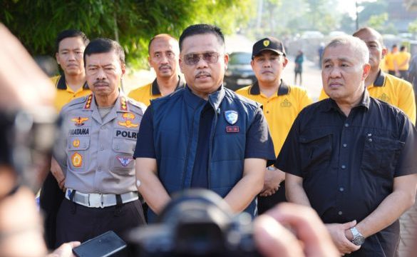 Kakorlantas Polri Irjen Pol. Dr. Agus Suryonugroho, S.H., M.Hum., saat menghadiri kegiatan penyembelihan hewan kurban bersama jajaran Ditlantas Polda Jawa Tengah dalam rangka Hari Raya Iduladha 1447 Hijriah di Kecamatan Mijen, Jawa Tengah, Jumat (29/5/2026). Foto: Abdilah/Humas Korlantas Polri/Sandiwartanews.com