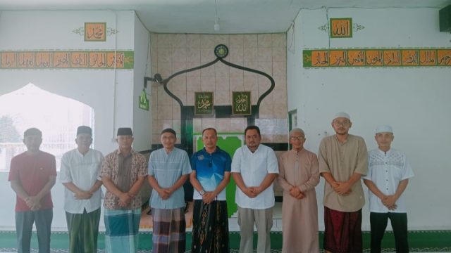 Kepala Rutan Manna Shalat Jumat Bersama Warga Binaan dan DKM At-Taubah