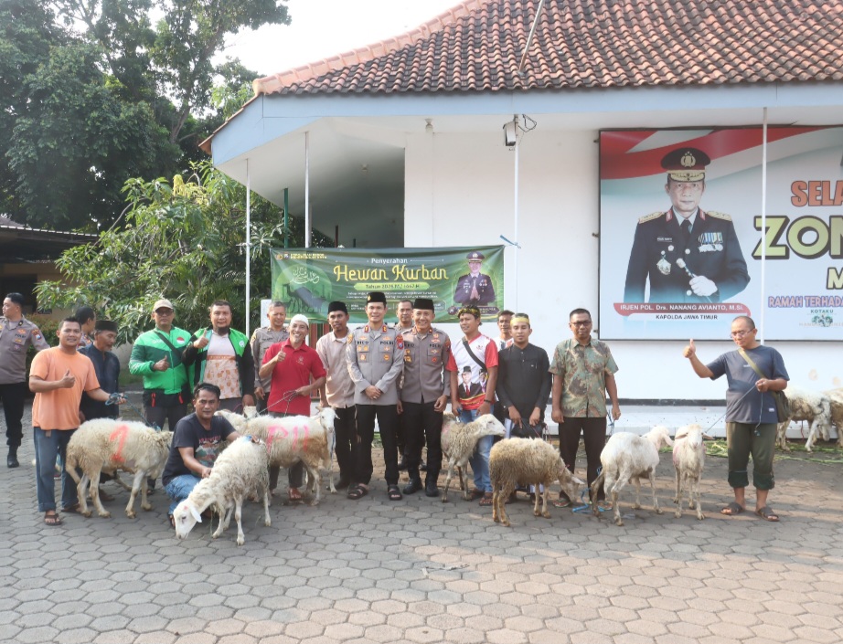 Polres Probolinggo Kota Distribusikan 43 Hewan Kurban untuk Warga dan Pondok Pesantren