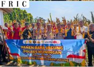 Kapolres Kuningan Turun Langsung Bersama Jajaran dan Petani di Lahan Produktif