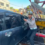 Personel Satlantas Polresta Gowa Sigap Tangani Kecelakaan Avanza dan Truk Pompa Beton