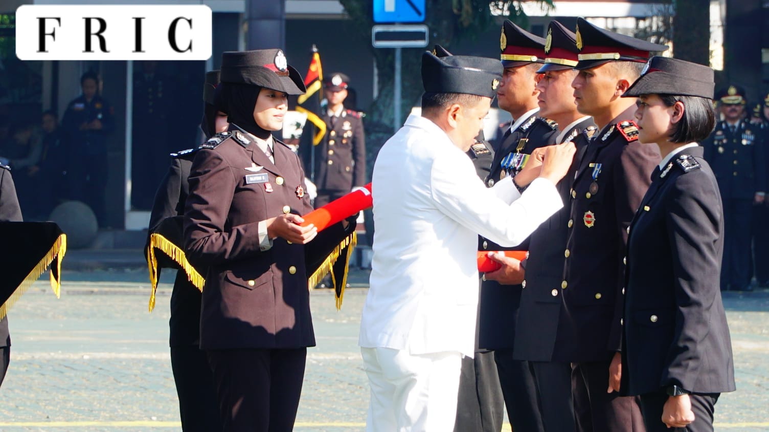 Peringati Hari Bhayangkara ke-80, Polda Jabar Anugerahkan Penghargaan kepada Personel Berprestasi