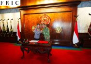 Kapolri dan Panglima TNI Perkuat Sinergi Lewat Silaturahmi di Mabes TNI