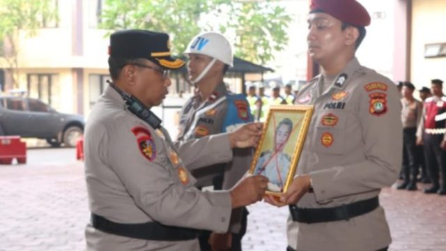 Polres Metro Jakarta Pusat Gelar Upacara PTDH, Tegaskan Komitmen Penegakan Disiplin Anggota