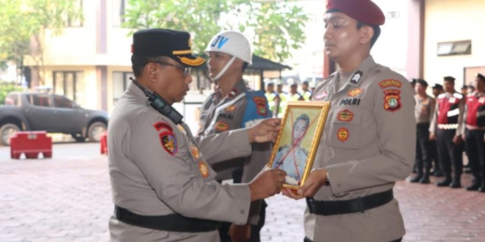 Polres Metro Jakarta Pusat Gelar Upacara PTDH, Tegaskan Komitmen Penegakan Disiplin Anggota