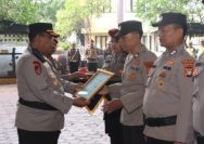 Polres Metro Jakarta Pusat Berikan Penghargaan kepada Personel Berprestasi, Dorong Peningkatan Kinerja dan Pelayanan