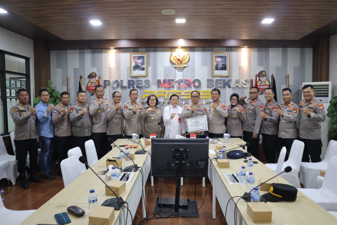 Polres Metro Bekasi Raih Presisi Award dari LEMKAPI atas Komitmen Tingkatkan Pelayanan Publik