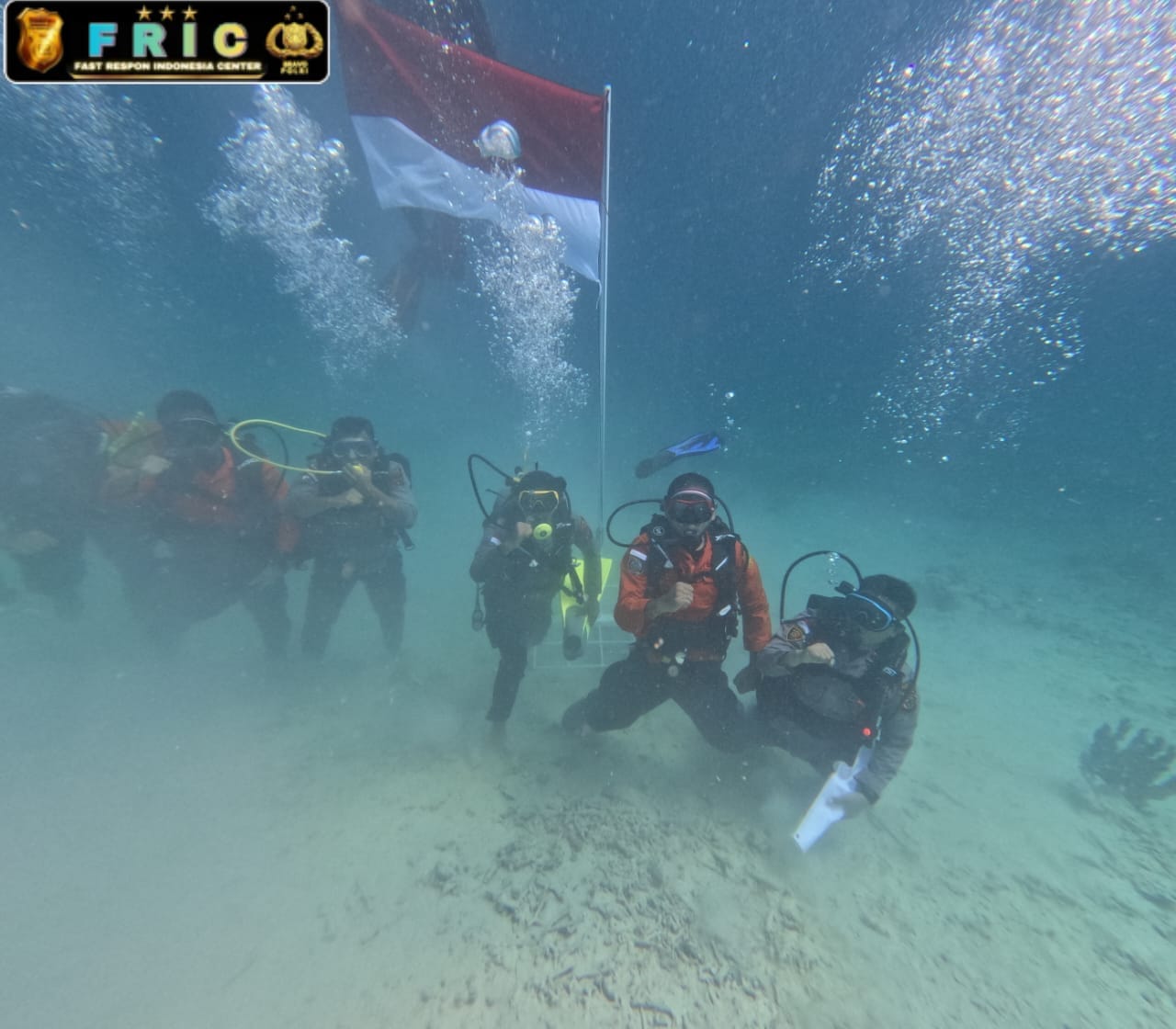 Merah Putih Berkibar di Bawah Laut Simeulue, Semangat Kemerdekaan Jaga Ekosistem Laut
