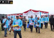 Polri Hadir di Tengah Petani, Wakapolri Salurkan 1.000 Paket Bansos di Cianjur