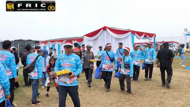 Polri Hadir di Tengah Petani, Wakapolri Salurkan 1.000 Paket Bansos di Cianjur