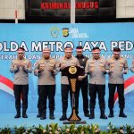 Kapolda Metro Jaya Lepas 12 Truk Bantuan Kemanusiaan untuk NTT