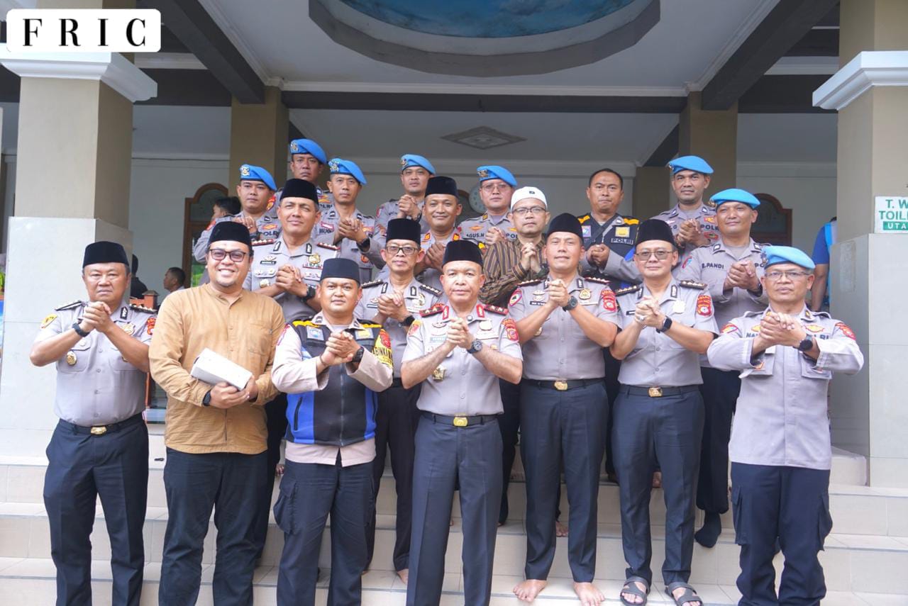 Kapolda Jabar Gelar Shalat Jumat Keliling di Masjid Besar Kaum Ujung Berung, Pererat Silaturahmi dengan Masyarakat
